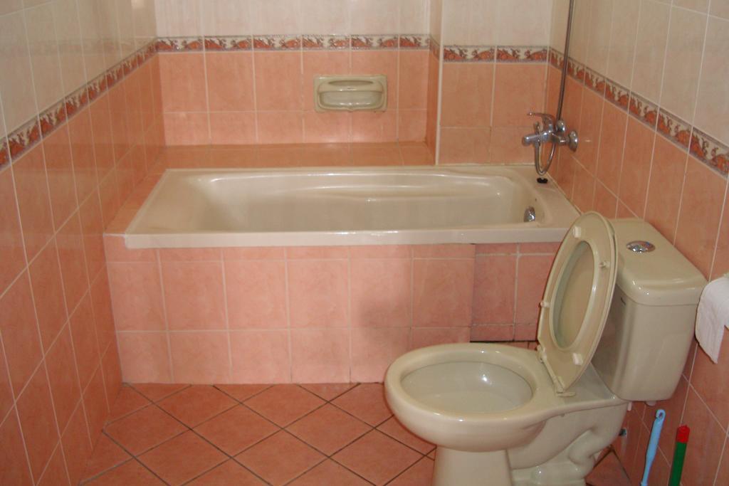 Dorcas Service Apartment - Marina Court Kota Kinabalu Værelse billede